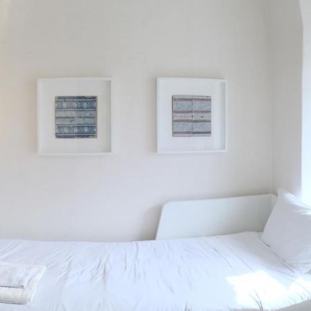 Room Atalaia- Ideal For Single Lisboa Ngoại thất bức ảnh