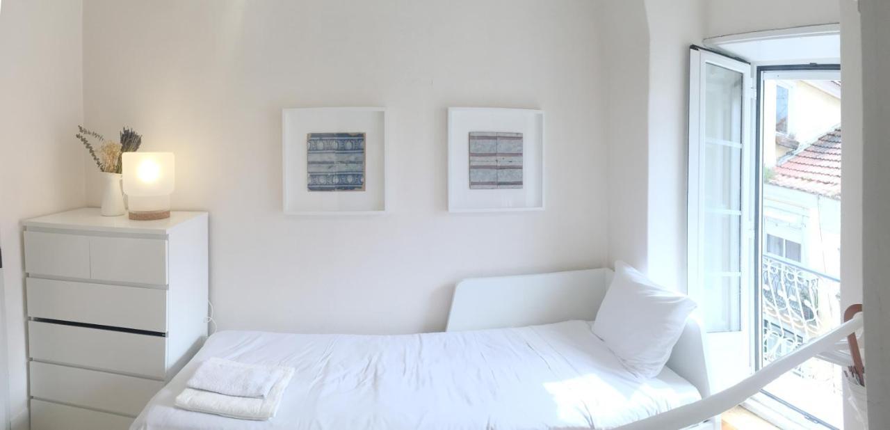 Room Atalaia- Ideal For Single Lisboa Ngoại thất bức ảnh